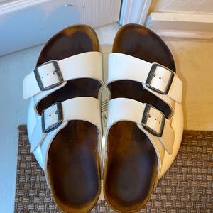 USED WHITE BIRKENSTOCKS SIZE 39